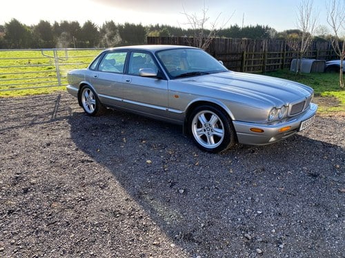 RESERVE LOWERED - 1999 Jaguar XJR 4.0 V8 Supercharged Te koop (foto 6 van 98)