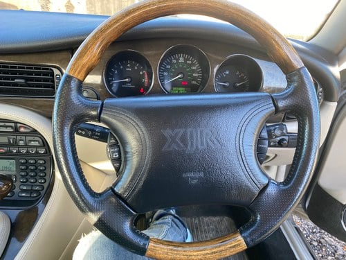 RESERVE LOWERED - 1999 Jaguar XJR 4.0 V8 Supercharged Te koop (foto 15 van 98)