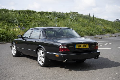 1998 Jaguar XJR For Sale (picture 6 of 172)
