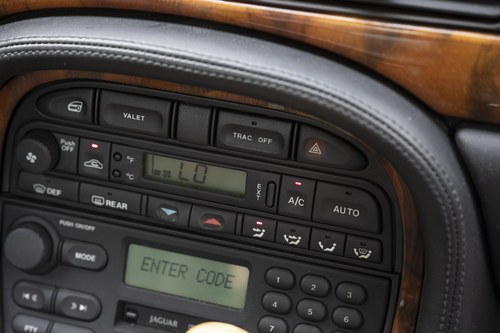 1998 Jaguar XJR For Sale (picture 30 of 172)