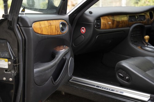 1998 Jaguar XJR For Sale (picture 64 of 172)