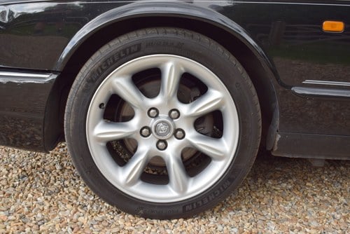 NO RESERVE - 1998 Jaguar XJR Supercharged In vendita (immagine 20 di 145)