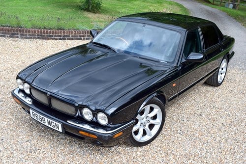 NO RESERVE - 1998 Jaguar XJR Supercharged In vendita (immagine 5 di 145)