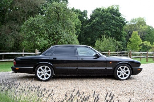 NO RESERVE - 1998 Jaguar XJR Supercharged In vendita (immagine 12 di 145)