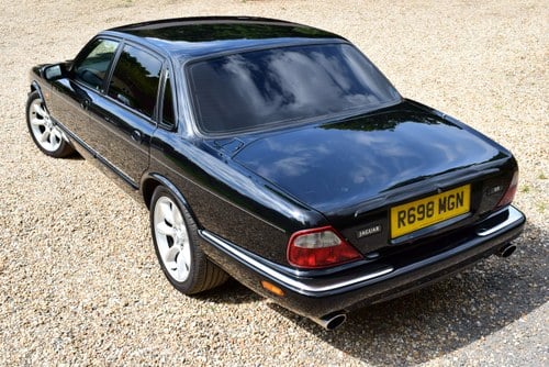 NO RESERVE - 1998 Jaguar XJR Supercharged In vendita (immagine 10 di 145)