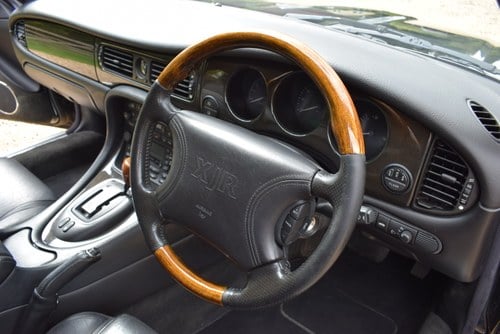 NO RESERVE - 1998 Jaguar XJR Supercharged In vendita (immagine 29 di 145)