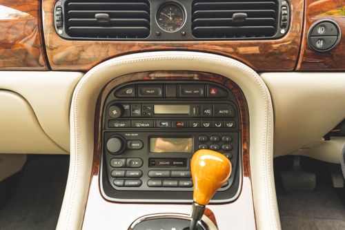 1998 Jaguar XJR Supercharged (X308) For Sale (picture 22 of 85)