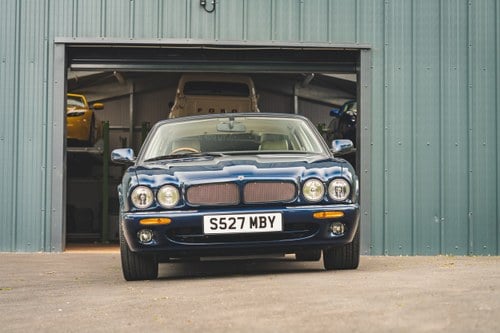 1998 Jaguar XJR Supercharged (X308) For Sale (picture 2 of 85)