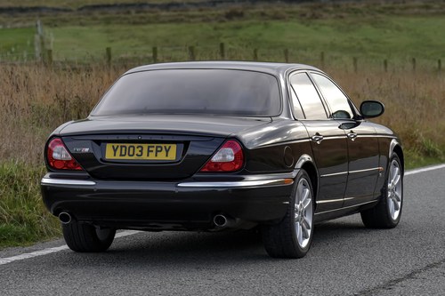 2003 Jaguar XJR (350) For Sale (picture 11 of 36)