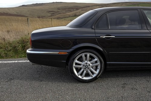 2003 Jaguar XJR (350) For Sale (picture 31 of 36)