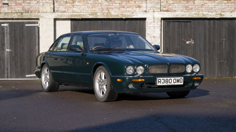 1998 Jaguar XJR For Sale (picture 1 of 115)