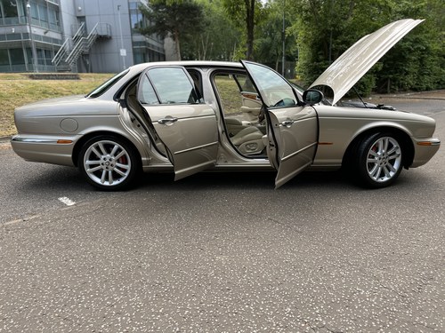 2005 Jaguar XJR For Sale (picture 21 of 140)