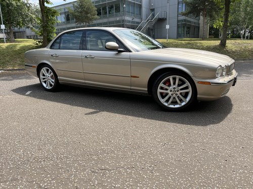 2005 Jaguar XJR For Sale (picture 3 of 140)