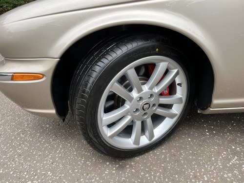 2005 Jaguar XJR For Sale (picture 27 of 140)