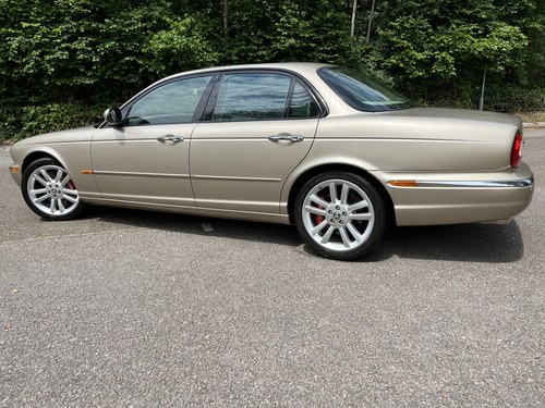2005 Jaguar XJR For Sale (picture 8 of 140)