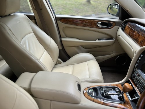 2005 Jaguar XJR For Sale (picture 42 of 140)