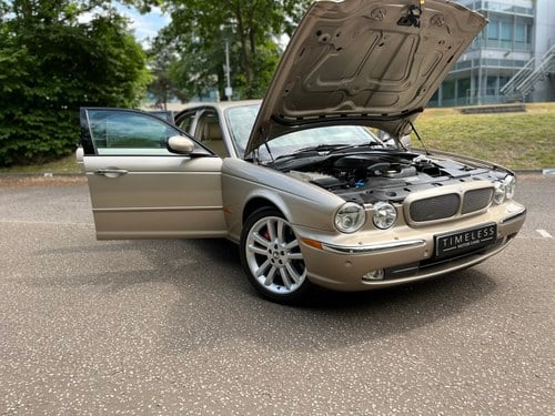 2005 Jaguar XJR For Sale (picture 24 of 140)