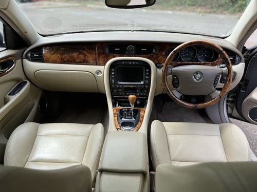 2005 Jaguar XJR For Sale (picture 39 of 140)