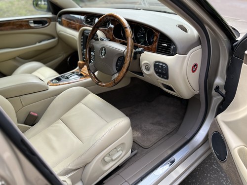 2005 Jaguar XJR For Sale (picture 30 of 140)