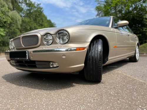2005 Jaguar XJR For Sale (picture 11 of 140)