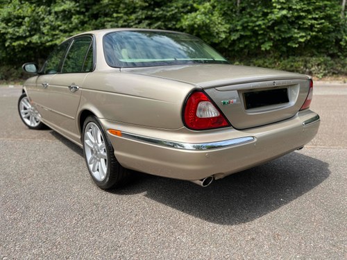 2005 Jaguar XJR For Sale (picture 7 of 140)