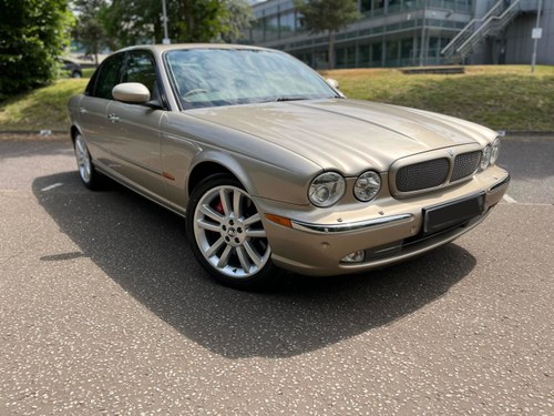 2005 Jaguar XJR For Sale (picture 2 of 140)