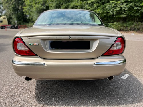 2005 Jaguar XJR For Sale (picture 16 of 140)
