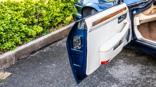 1995 Jaguar XJS 4.0 Celebration Convertible In vendita (immagine 50 di 197)