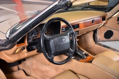 NO RESERVE - 1992 Jaguar XJ-S HE V12 Convertible zum Verkauf (Bild 47 von 86)