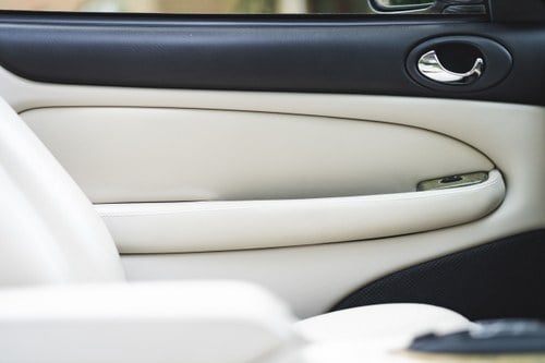 2002 Jaguar XK8 4.0 Convertible For Sale (picture 29 of 138)