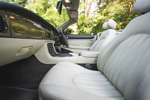 2002 Jaguar XK8 4.0 Convertible For Sale (picture 51 of 138)