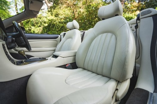 2002 Jaguar XK8 4.0 Convertible For Sale (picture 52 of 138)