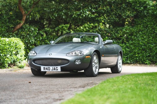 2002 Jaguar XK8 4.0 Convertible For Sale (picture 2 of 138)