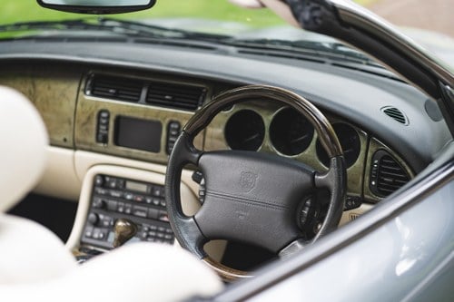 2002 Jaguar XK8 4.0 Convertible For Sale (picture 18 of 138)