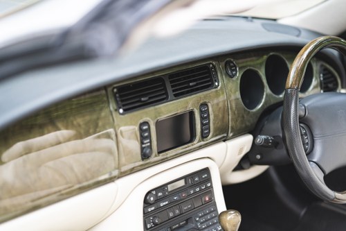 2002 Jaguar XK8 4.0 Convertible For Sale (picture 41 of 138)