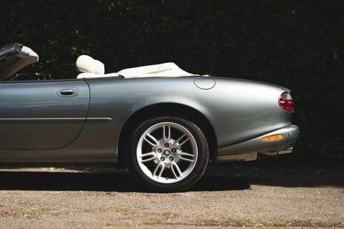 2002 Jaguar XK8 4.0 Convertible For Sale (picture 90 of 138)