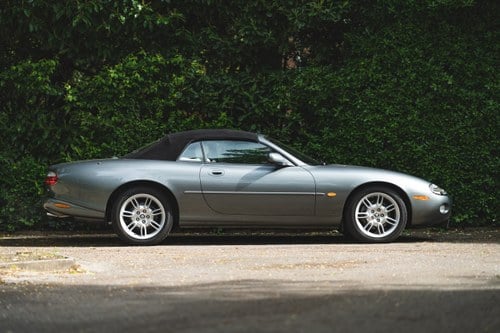 2002 Jaguar XK8 4.0 Convertible For Sale (picture 10 of 138)