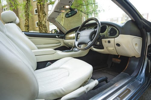 2002 Jaguar XK8 4.0 Convertible For Sale (picture 53 of 138)