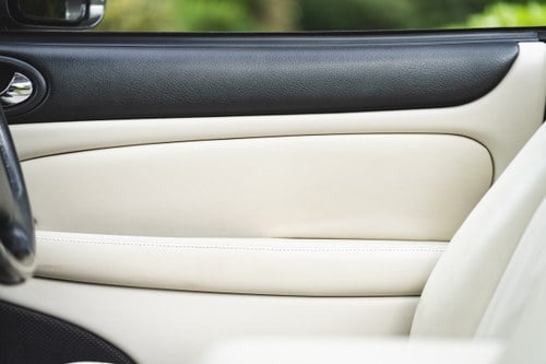 2002 Jaguar XK8 4.0 Convertible For Sale (picture 42 of 138)