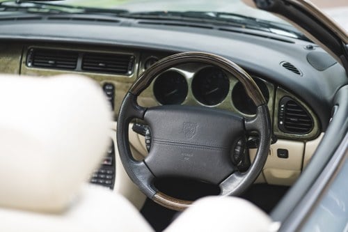 2002 Jaguar XK8 4.0 Convertible For Sale (picture 24 of 138)
