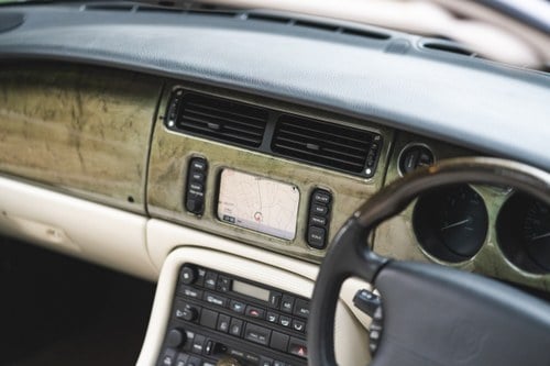 2002 Jaguar XK8 4.0 Convertible For Sale (picture 27 of 138)