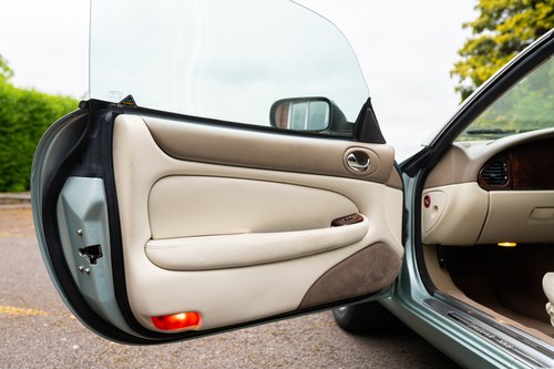 2000 Jaguar XK8 In vendita (immagine 45 di 125)