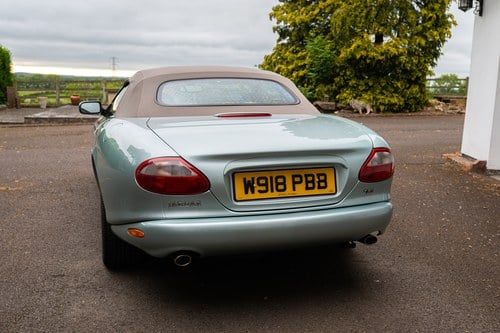 2000 Jaguar XK8 In vendita (immagine 11 di 125)