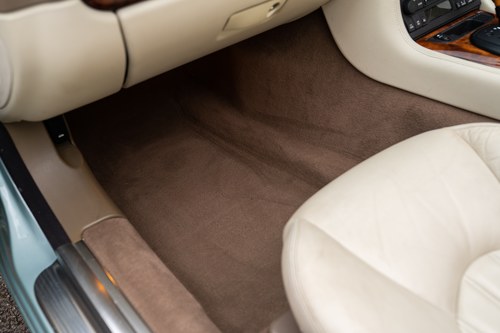 2000 Jaguar XK8 In vendita (immagine 55 di 125)