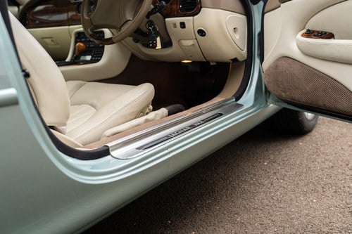 2000 Jaguar XK8 In vendita (immagine 22 di 125)