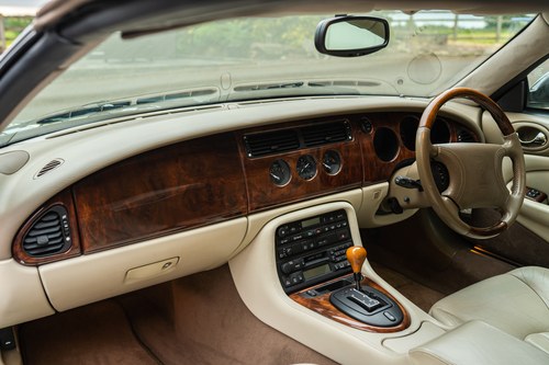 2000 Jaguar XK8 In vendita (immagine 41 di 125)