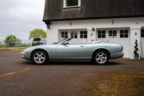 2000 Jaguar XK8 In vendita (immagine 3 di 125)