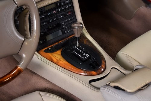 NO RESERVE - Jaguar XK8 Convertible 4,0L V8 For Sale (picture 34 of 61)