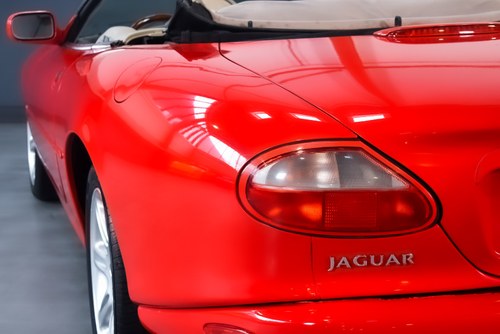 NO RESERVE - Jaguar XK8 Convertible 4,0L V8 For Sale (picture 57 of 61)