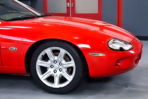 NO RESERVE - Jaguar XK8 Convertible 4,0L V8 For Sale (picture 48 of 61)